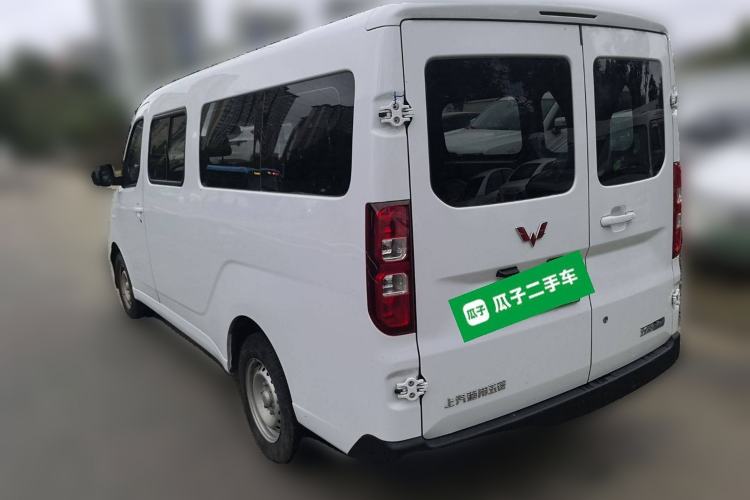 Used Wuling Yangguang 2024 300km Comfort-Grade Passenger Van 60kW