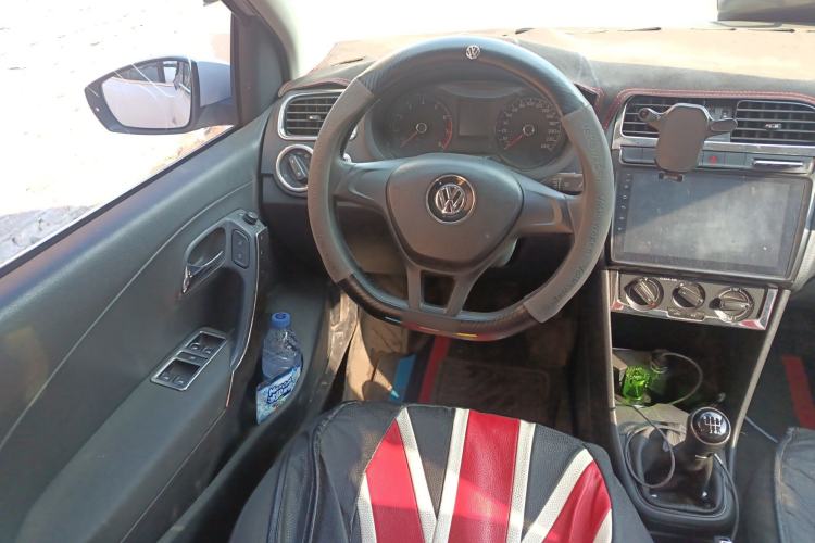 Used Volkswagen Polo 2016 1.4L Manual Fashion Model Steering Wheel