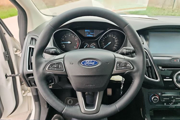 Used Ford Focus 2015 Hatchback 1.6L Automatic Fashion Edition