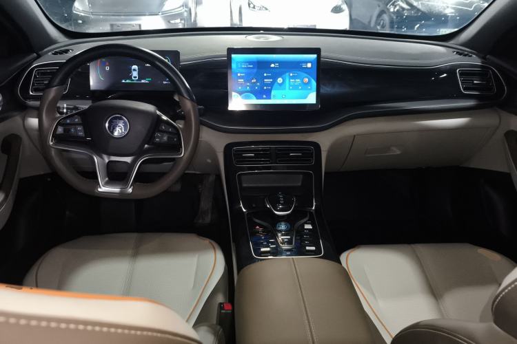 Used BYD Qin PLUS 2023 Champion Edition EV 510KM Beyond Model Center Console