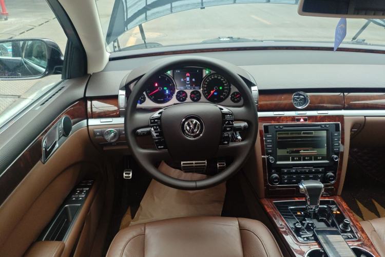 Used Volkswagen Phaeton 2014 3.0L Business Model Steering Wheel