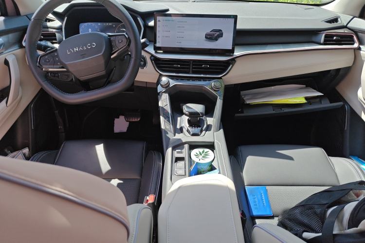 Used Lynk & Co 06 2023 Remix 1.5T Shero Center Console
