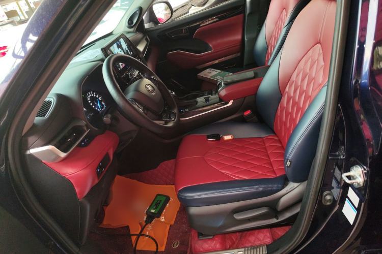 Used Toyota Highlander 2022 Dual-Engine 2.5L 4x4 Elite Edition 7-Seater Left Front Seat