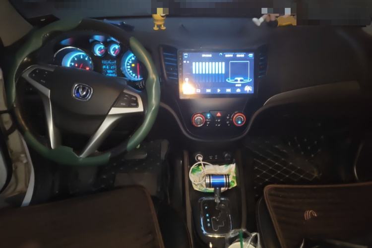 Used CHANGAN CS35 2012 1.6L Automatic Luxury Version China IV Standard
