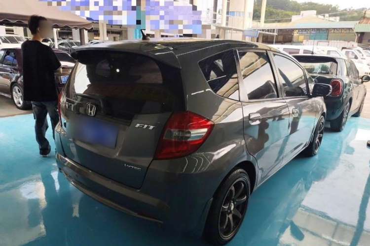 Used Honda Fit 2011 1.3L manual Comfort version