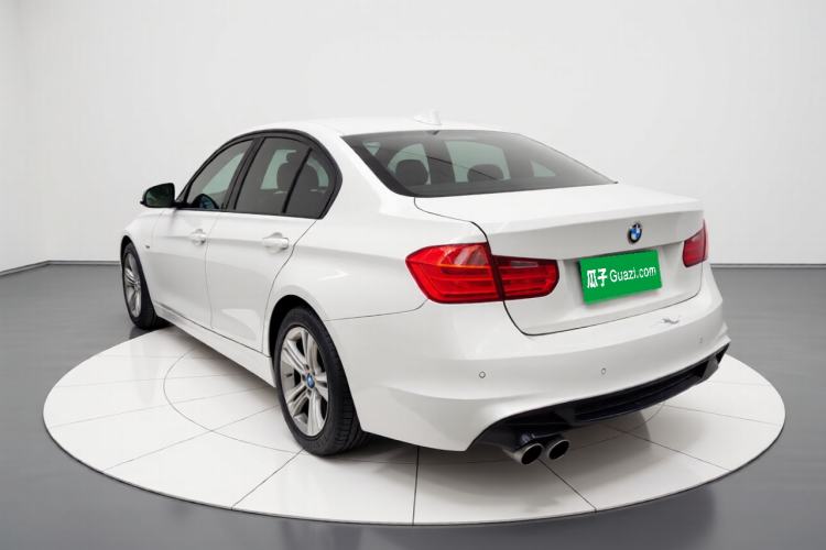 Used BMW 3 Series 2015 320i Luxury Edition Sports Design Package Exterior 3
