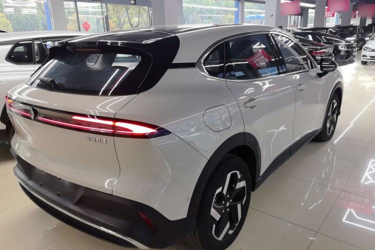 Used Baojun Yunhai 2024 140km Plug-in Hybrid Version
