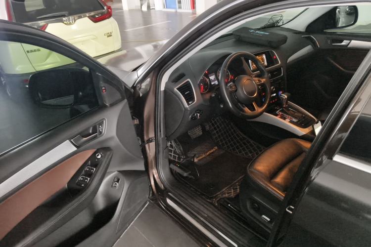 Used Audi Q5 2017 Plus 40 TFSI Technology Model
