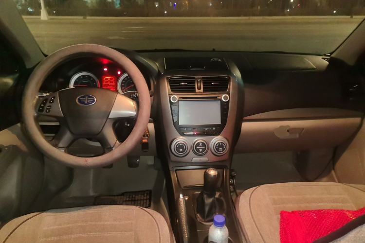 Used Bestune B50 2013 1.6L manual Partner Edition Center Console