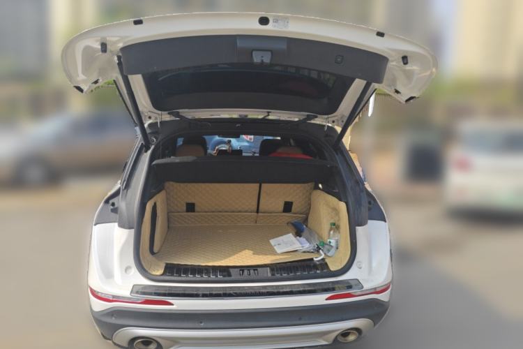 Used Lincoln Corsair 2020 2.0T Four-Wheel Drive Prestige Edition Trunk