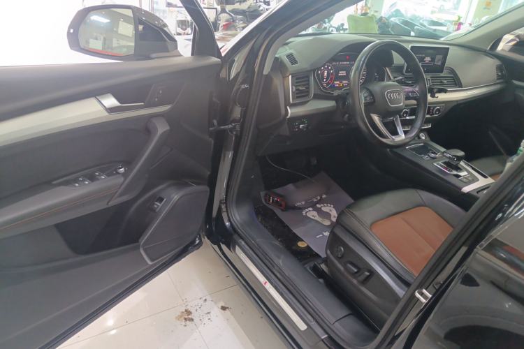 Used Audi Q5L 2020 Updated 40 TFSI Prestige Fashion Edition Driver Seat