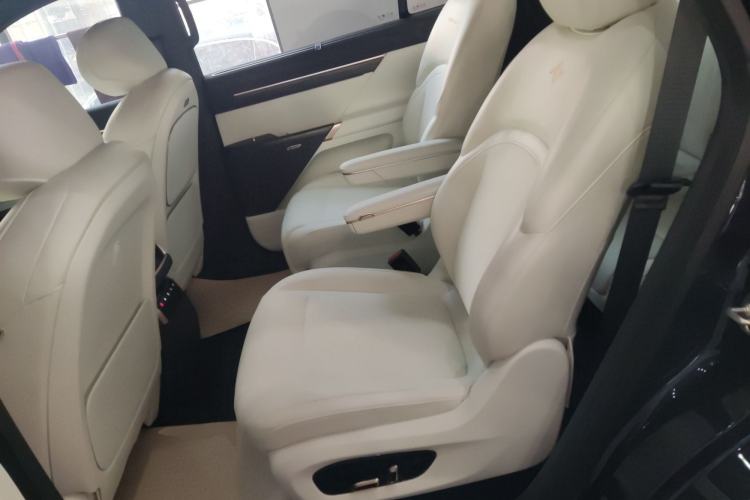 Used Dongfeng eπ eπ008 2024 636Max All-Electric Version 6 Seats
