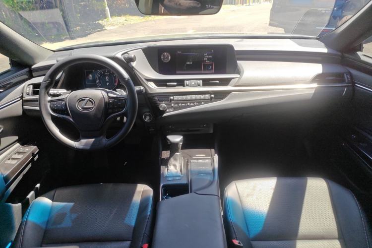 Used Lexus ES 2020 200 Excellence Edition
