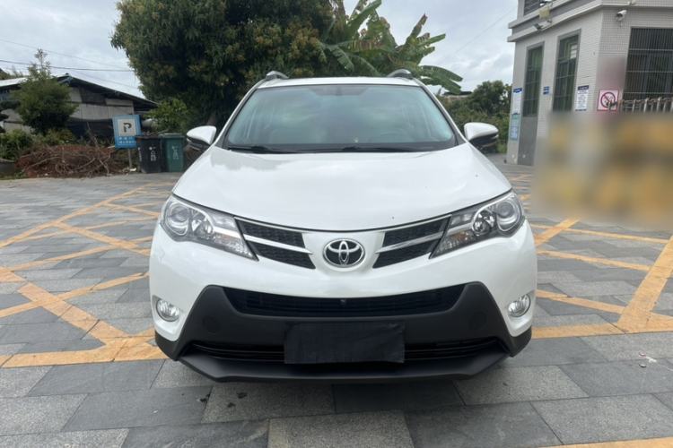 Used Toyota RAV4 2015 2.0L CVT Two-Wheel Drive Fashion Edition