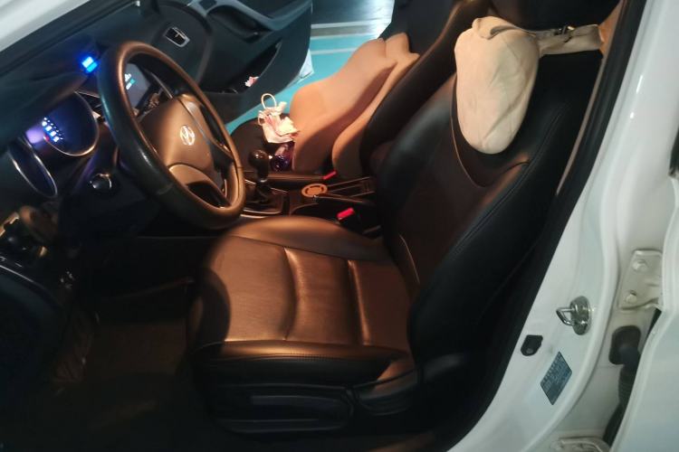 Used Hyundai Elantra (5th Generation / Langdong) 2015 1.6L Manual Leading Model