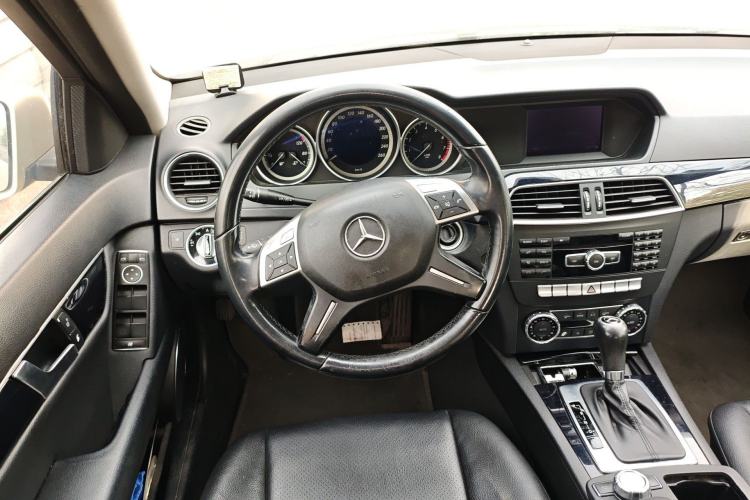 Used Mercedes-Benz C-Class 2011 C 180K Classic model
