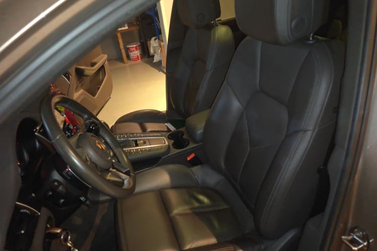 Used Porsche Macan 2016 Macan 2.0T Left Front Seat