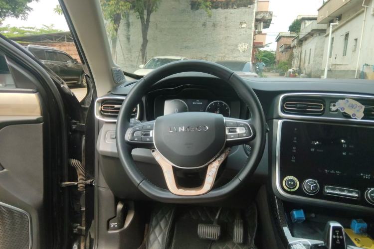 Used Lynk & Co 01 2017 2.0T Two-Wheel Drive Pro Edition Steering Wheel