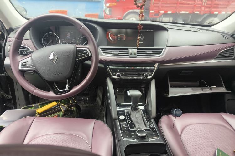 Used BORGWARD BX7 2016 28T Two-Wheel Drive Luxury Version 6 Seats
