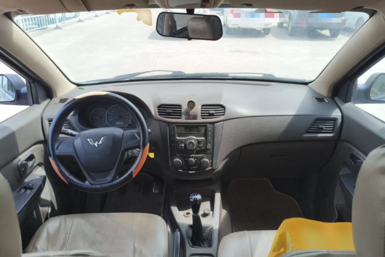 Used Wuling Hongguang 2010 1.2L Base Version China IV Standard Center Console