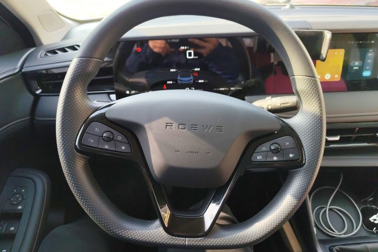 Used Roewe i5 2023 1.5L Manual Comfort Edition
