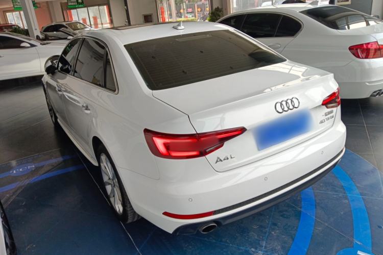 Used Audi A4L 2018 30th Anniversary Edition 40 TFSI Fashion Model
