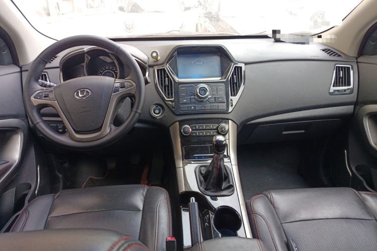 Used Huatai Santa Fe 2016 1.5T Gasoline Manual Two-Wheel Drive Smart Enjoyment i3 Model
