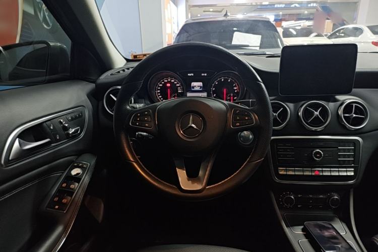 Used Mercedes-Benz GLA 2017 GLA 220 4MATIC Fashion Model Steering Wheel