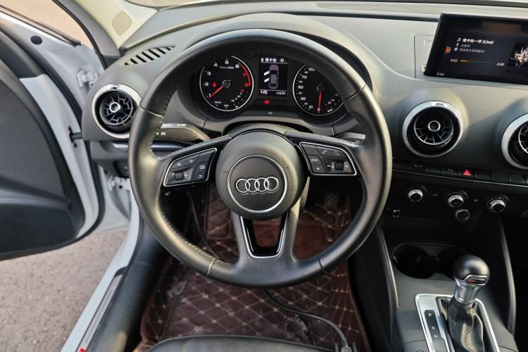 Used Audi A3 2020 Limousine 35 TFSI Fashion Edition China VI Emission Standard Steering Wheel