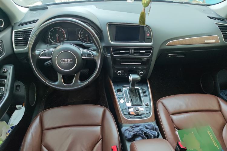 Used Audi Q5 2015 40 TFSI Comfort Model
