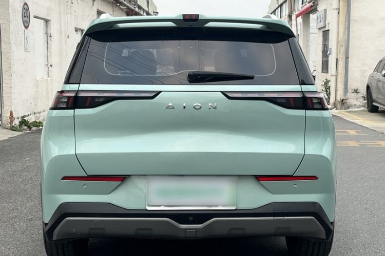 Used AION Y 2022 70 Tech Edition Lithium Iron Phosphate
