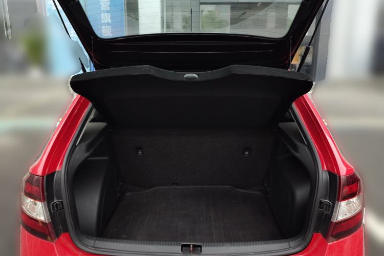 Used Skoda Rapid Spaceback 2014 1.6L Automatic Enjoyment Edition Trunk