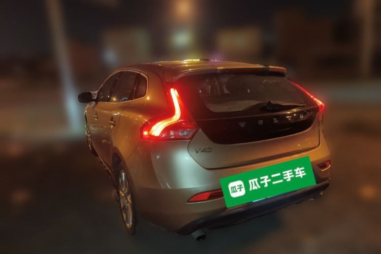 Used Volvo V40 2013 2.0T Zhiya Edition
