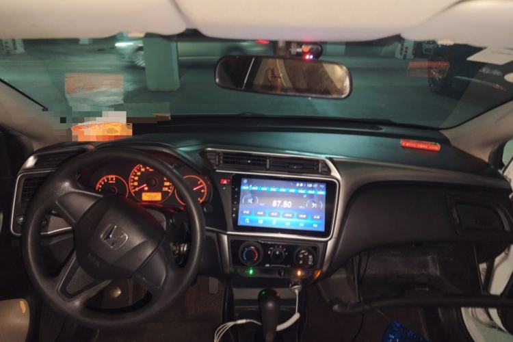 Used Honda City 2015 1.5L CVT Comfort Version Center Console