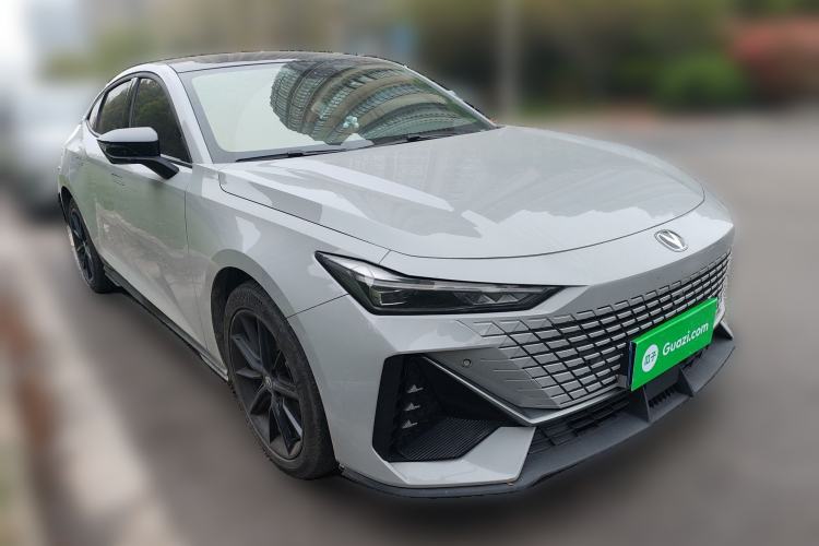 Used CHANGAN UNI-V 2022 1.5T Prestige Version Front Right 45 Deg