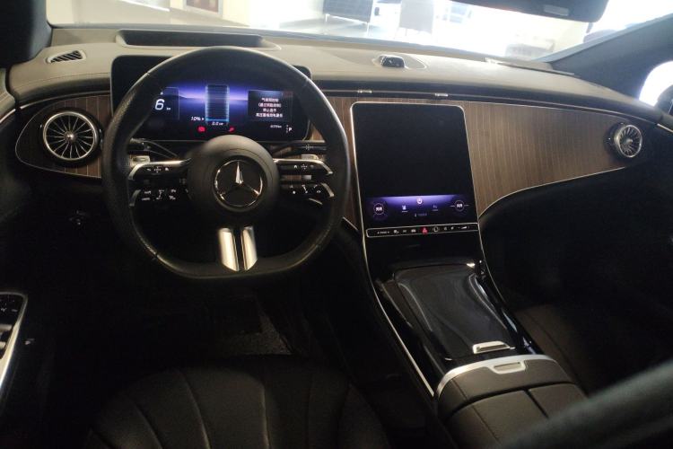 Used Mercedes-Benz EQE 2022 350 Luxury Edition Center Console