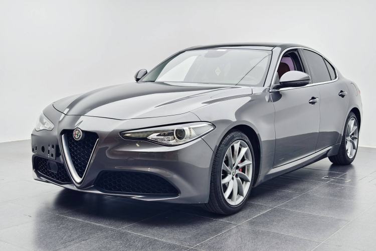 Used Alfa Romeo Giulia 2017 2.0T 200HP Luxury Edition