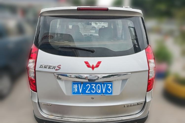 Used Wuling Hongguang 2014 1.5L S Luxury Model

