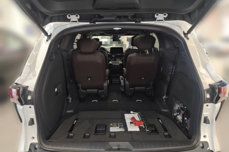 Used Toyota SIENNA 2021 2.5L Hybrid Platinum Edition Trunk