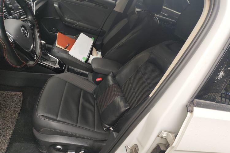 Used Volkswagen T-ROC 2018 280TSI DSG Two-Wheel-Drive Comfort Version China V Standard Left Front Seat