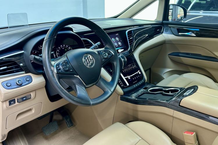 Used Buick GL8 2018 ES 28T Flagship Model China VI Standard