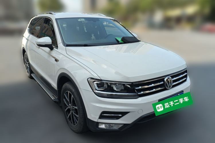 Used Volkswagen Tiguan L 2018 330TSI Automatic Two-Wheel Drive Comfort Edition Front Right 45 Deg