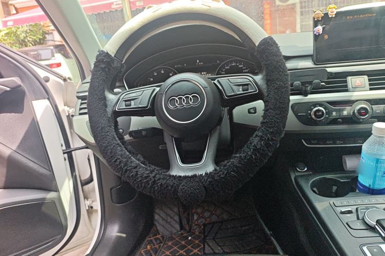 Used Audi A4L 2018 30th Anniversary Edition 40 TFSI Trendy Model Steering Wheel