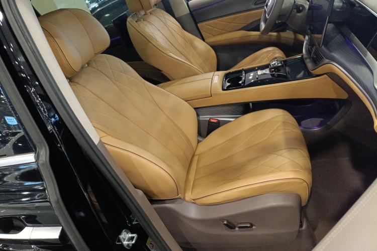 Used Denza D9 2022 DM-i 970 Four-Wheel Drive Flagship Model