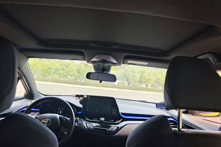 Used Toyota C-HR 2018 2.0L Leading with Sunroof China VI Standard