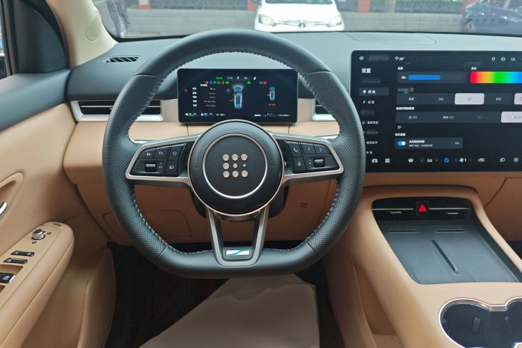 Used Landian E5 PLUS 2025 165 km Long-Range Version PLUS 5-Seater