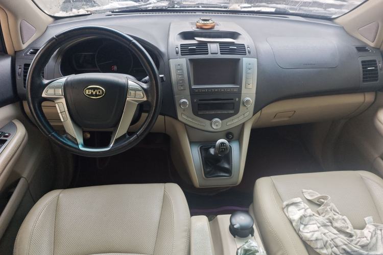 Used BYD S6 2012 2.0L Manual Luxury Version