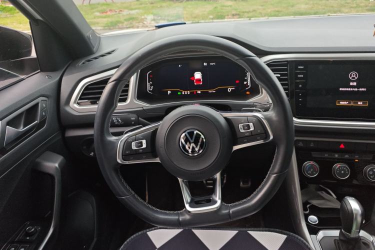 Used Volkswagen T-ROC 2022 280TSI DSG Two-Wheel Drive R-Line Pro PLUS