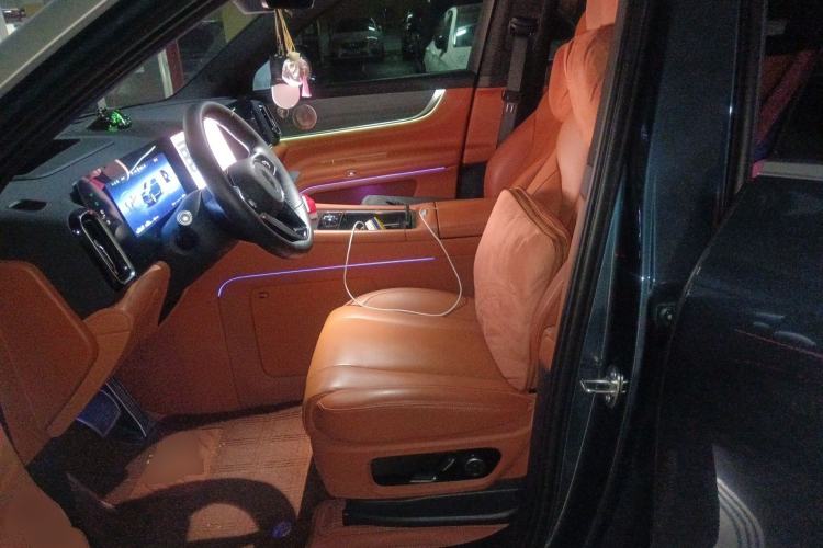 Used Hima AITO M9 2024 Range-Extended Max Edition 52 kWh 6-Seater Version Left Front Seat