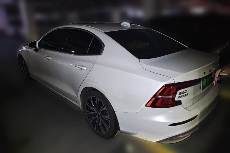 Used Volvo S60 2023 B4 Zhiyuan Luxury Edition

